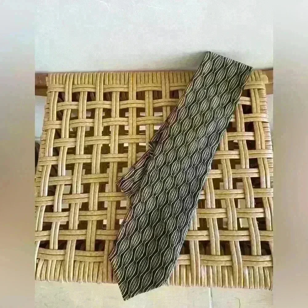 Bugatchi UOMO 100% silk tie, Made in Italy quiet luxury academia preppy career